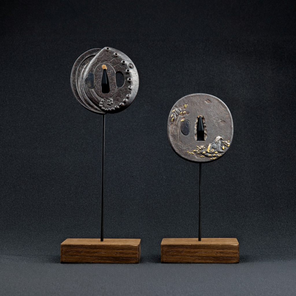 SHANWU Tsuba Display Stand - Walnut Edition